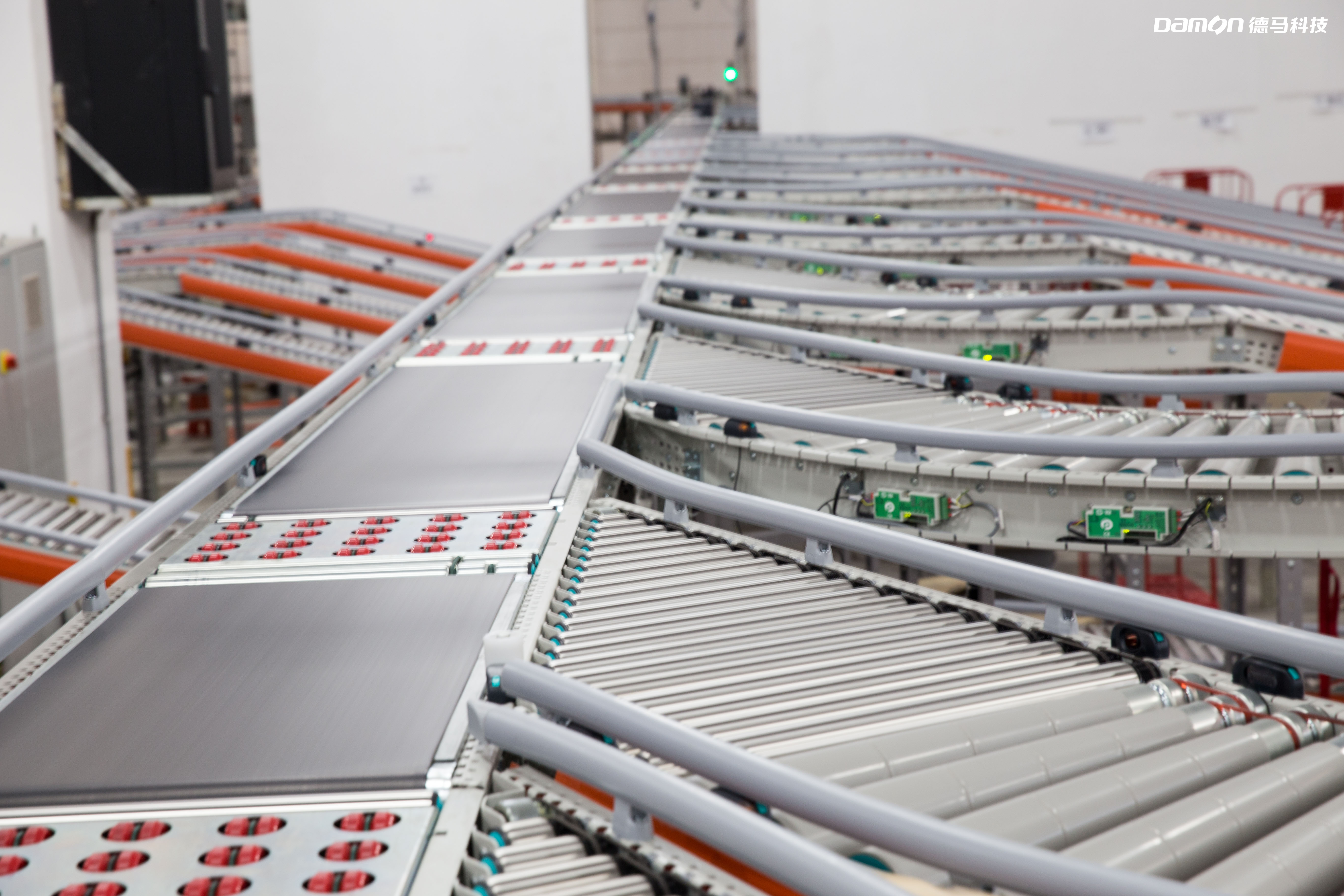 Merge Roller Conveyor