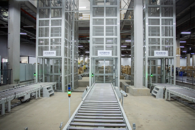 Vertical Lifter
